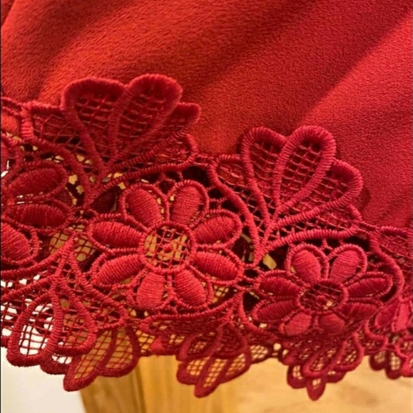 Nicholas Lace-Trim Crepe Short-Sleeve Dress - Picture 12 of 14